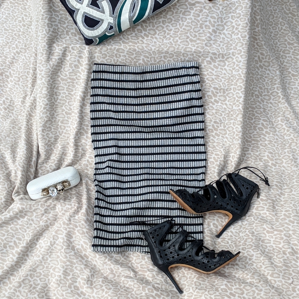 Imagenation Ribbed Pencil Skirt NWOT